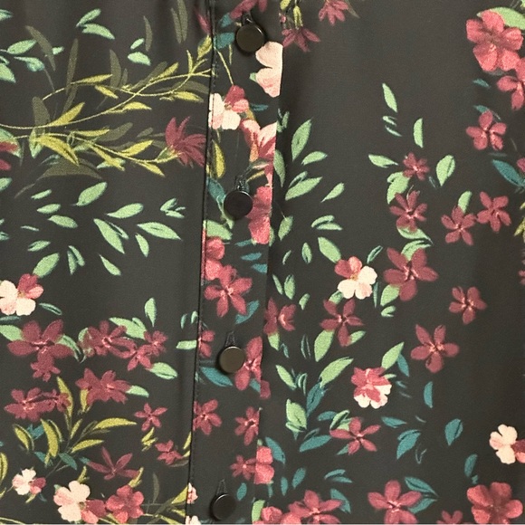 CeCe Women’s Floral Print Ruffled V-Neck Button Front Blouse - Picture 9 of 15